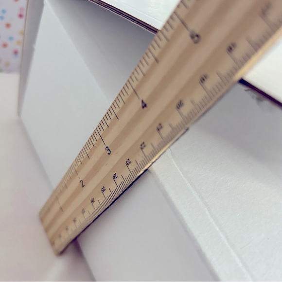 Chanel Empty Box in white - Picture 4 of 5